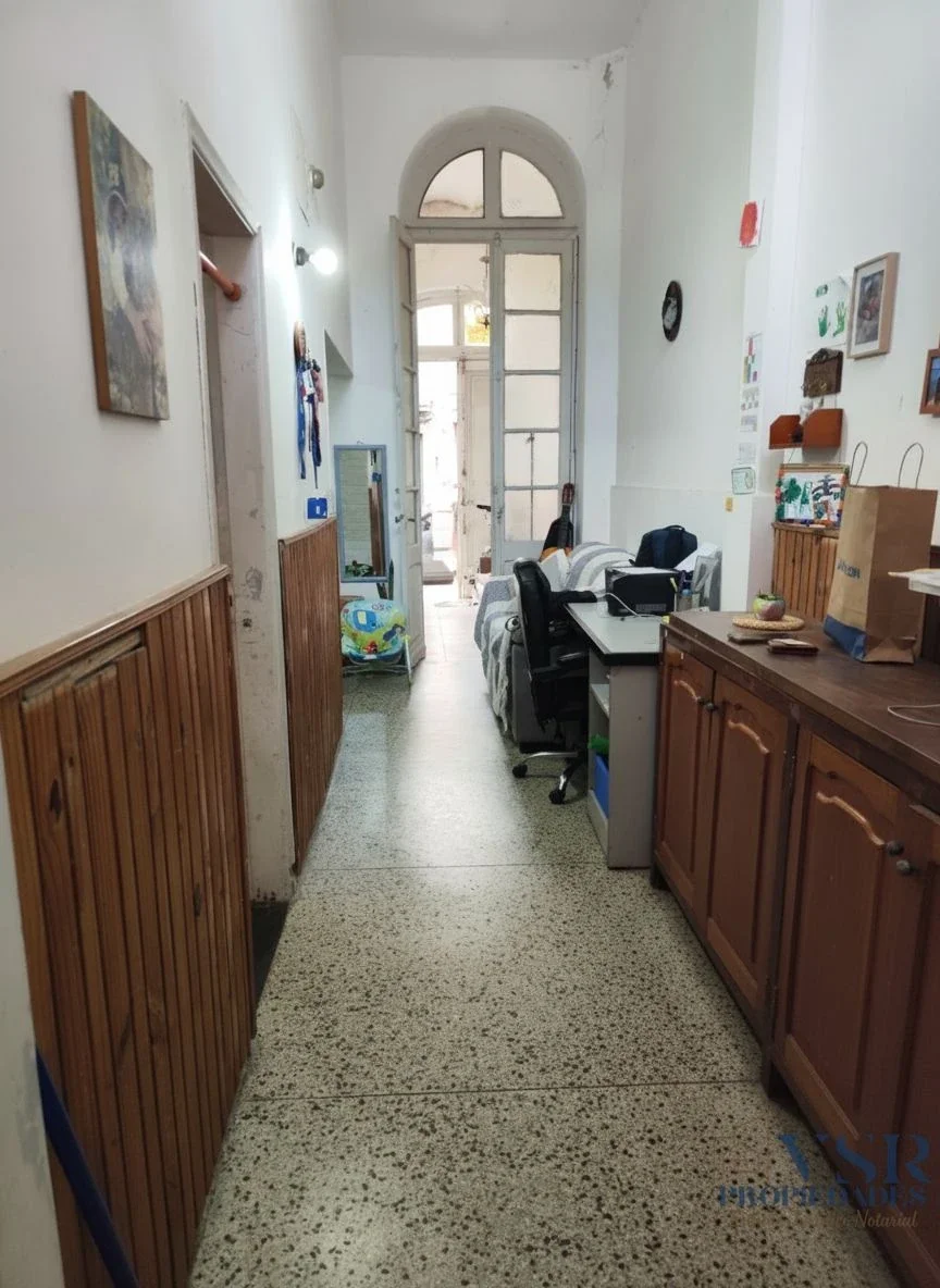 Venta casa la comercial 2-3 dormitorios, patio c/parrillero y azotea transitable - Imagen 1