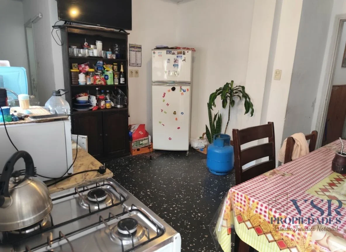 Venta casa la comercial 2-3 dormitorios, patio c/parrillero y azotea transitable - Imagen 2