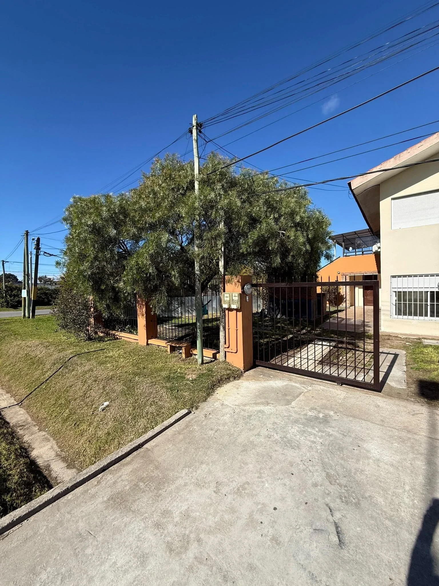 Casa en alquiler c/ cochera en Lagomar - Imagen 1