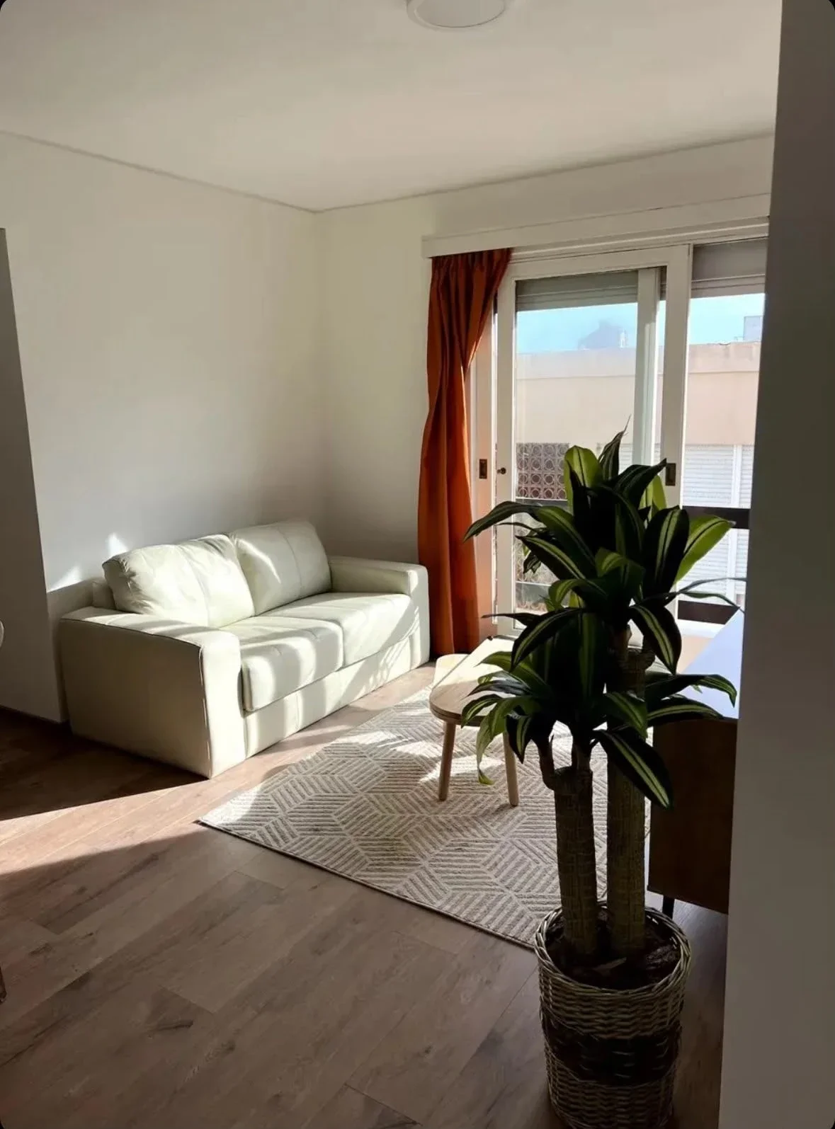 Apartamento en alquiler c/ cochera en Península - Imagen 2