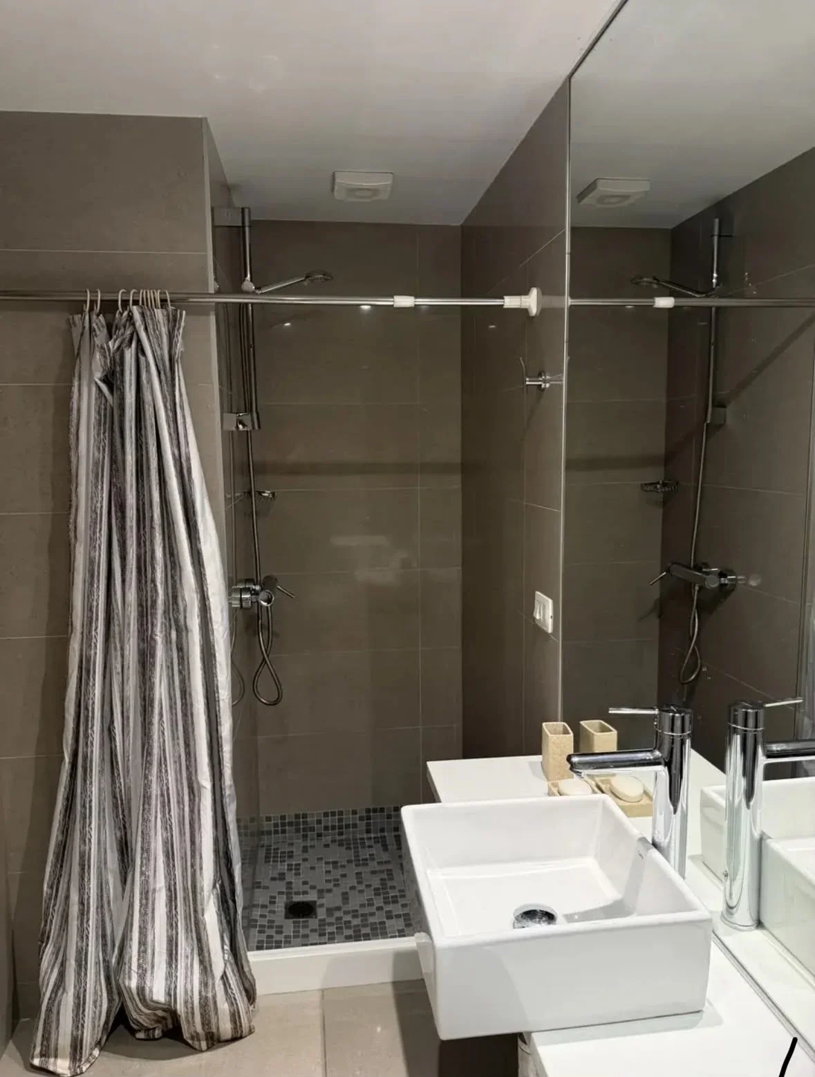 Apartamento en alquiler temporario c/ cochera en La Pastora - Imagen 4
