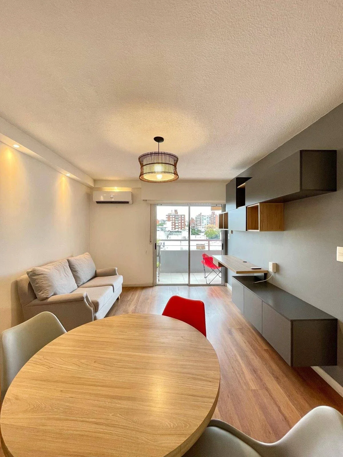 Apartamento en alquiler c/ cochera en Pocitos - Imagen 2