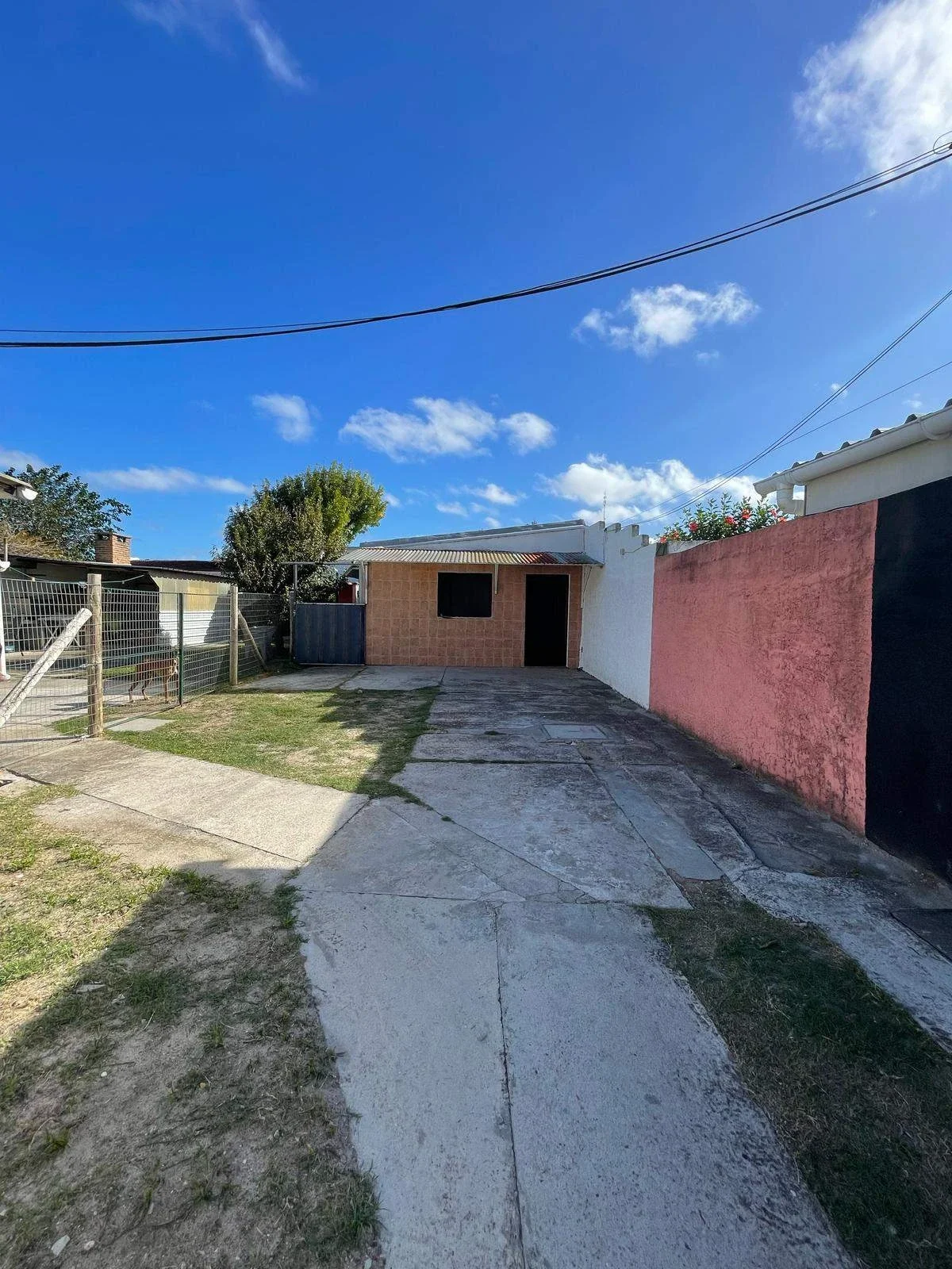 Casa en alquiler de 1 dormitorio c/ cochera en Solymar - Imagen 1