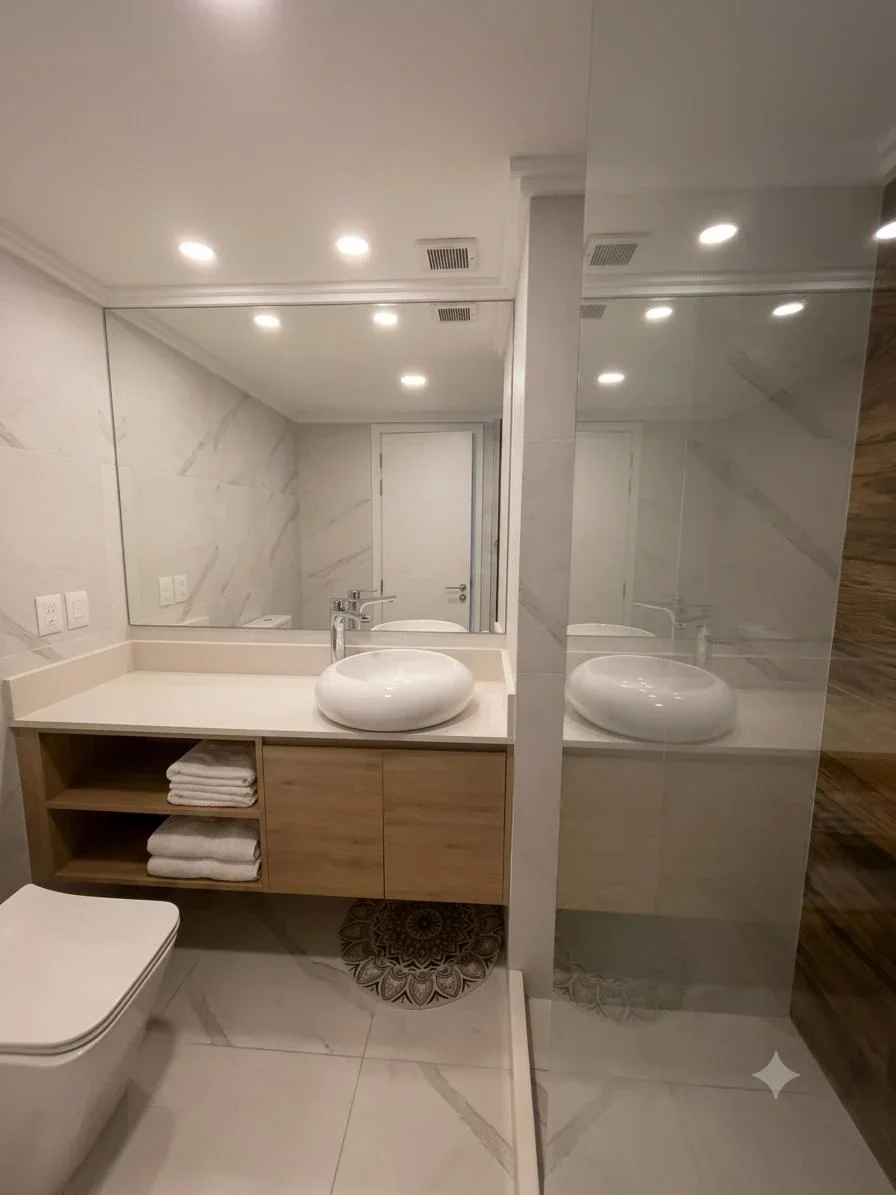 Venta apartamento c/parrillero, piscina y cochera en primera linea playa mansa - Imagen 5
