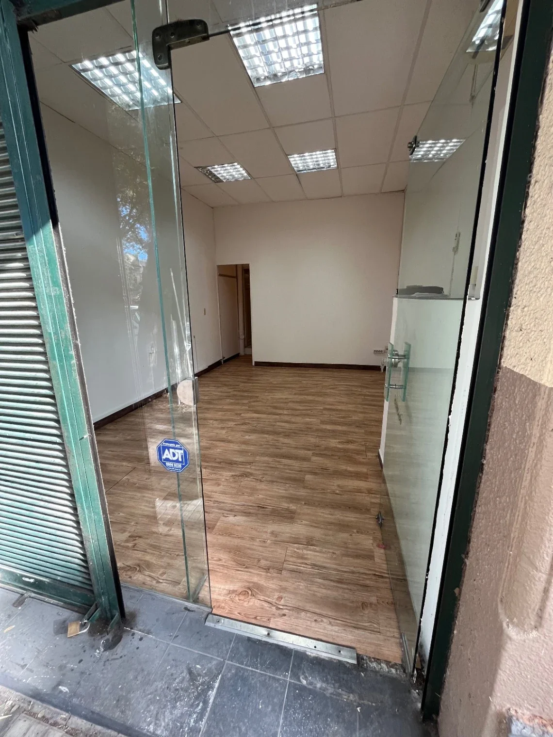 Local Comercial Masini y Santiago Vazquez - Imagen 2
