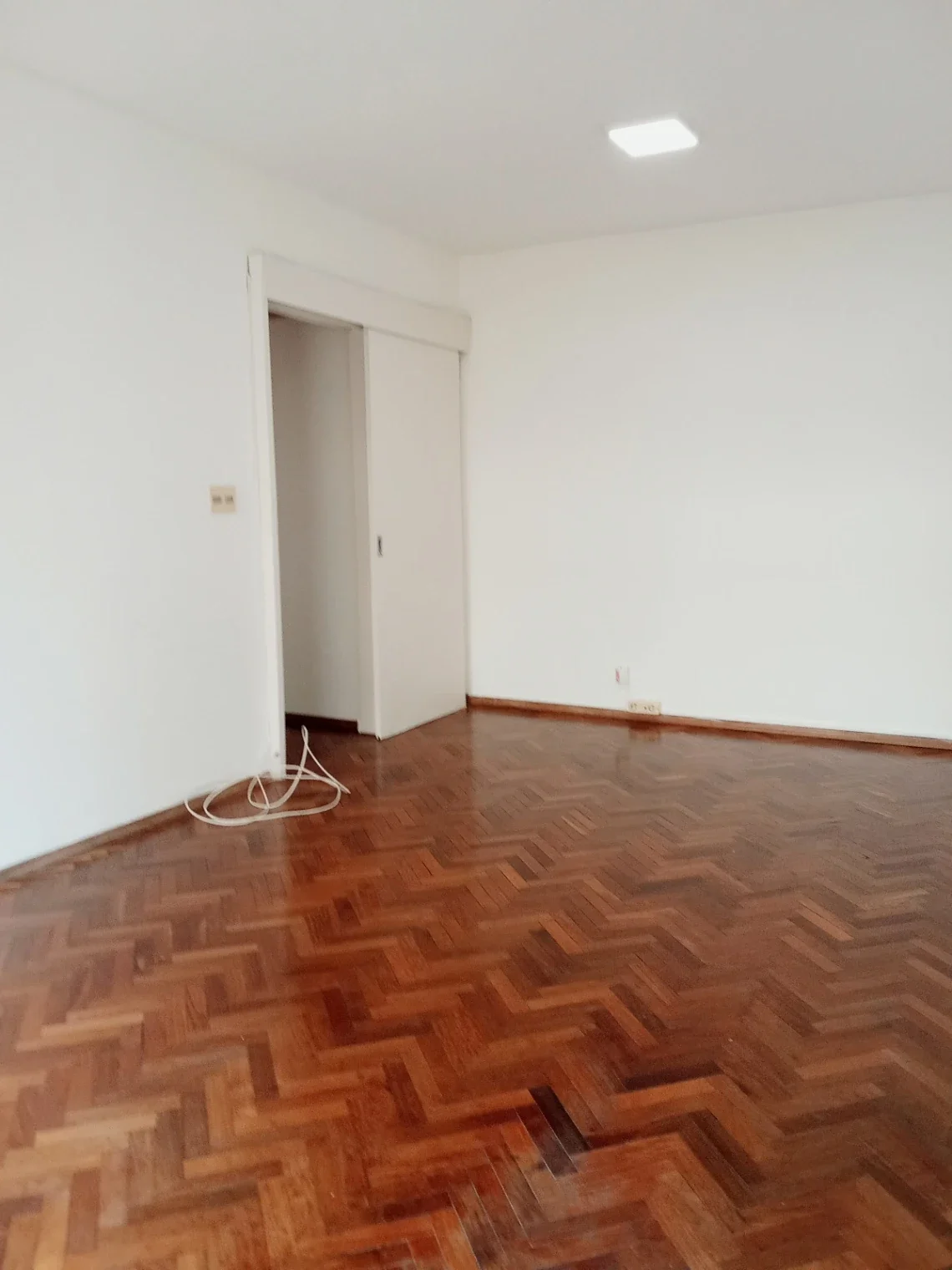 Alquiler Apartamento 2 Dormitorios en Pocitos con Balcón y Garaje incluido. - Imagen 3
