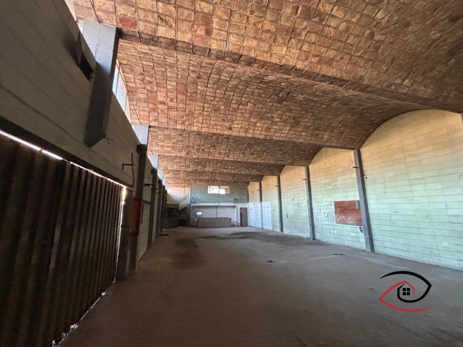 Terreno con grandes galpones en venta de 5544m2 ubicado en Brazo Oriental - Imagen 4