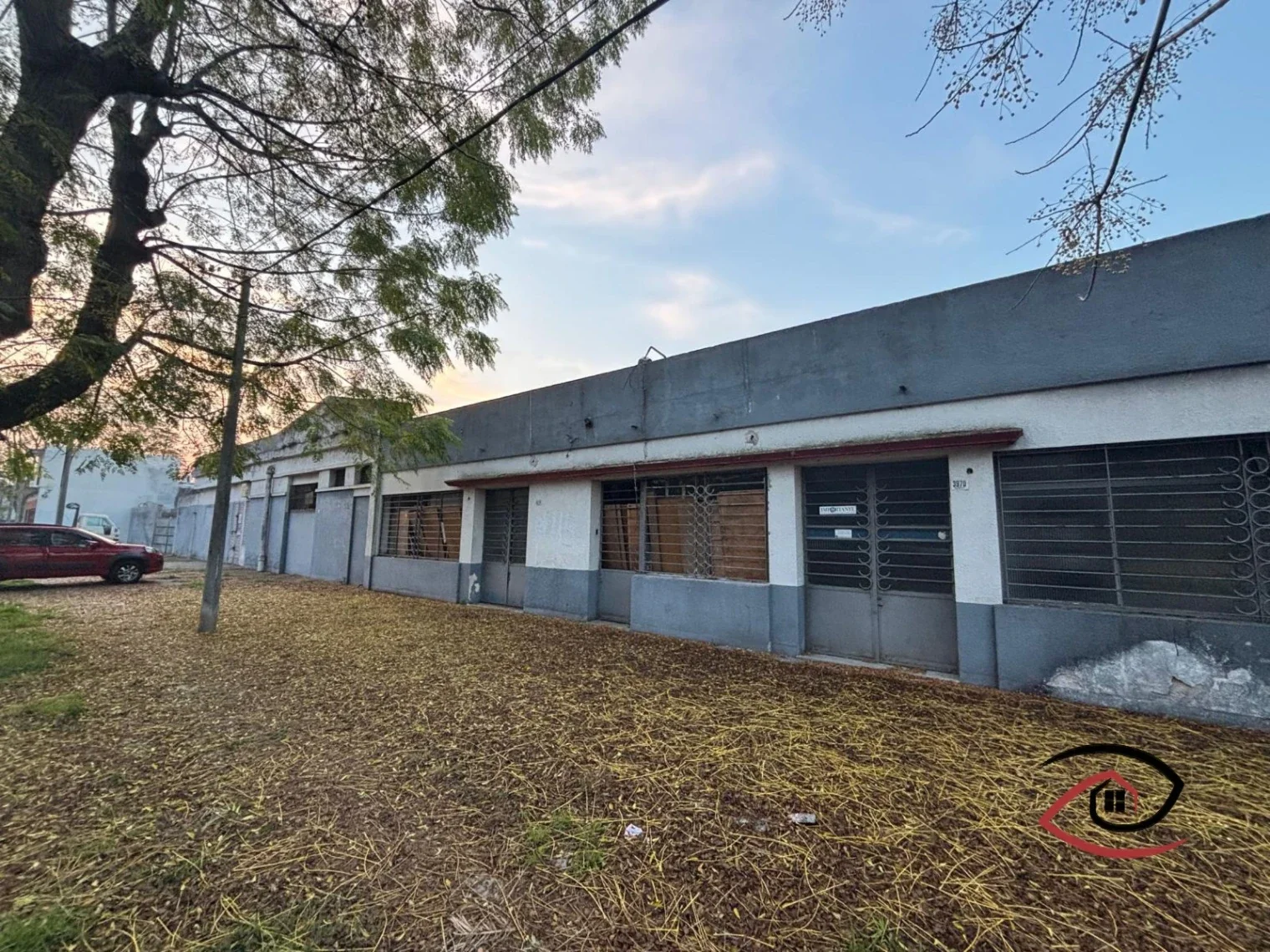 Terreno con grandes galpones en venta de 5544m2 ubicado en Brazo Oriental - Imagen 2