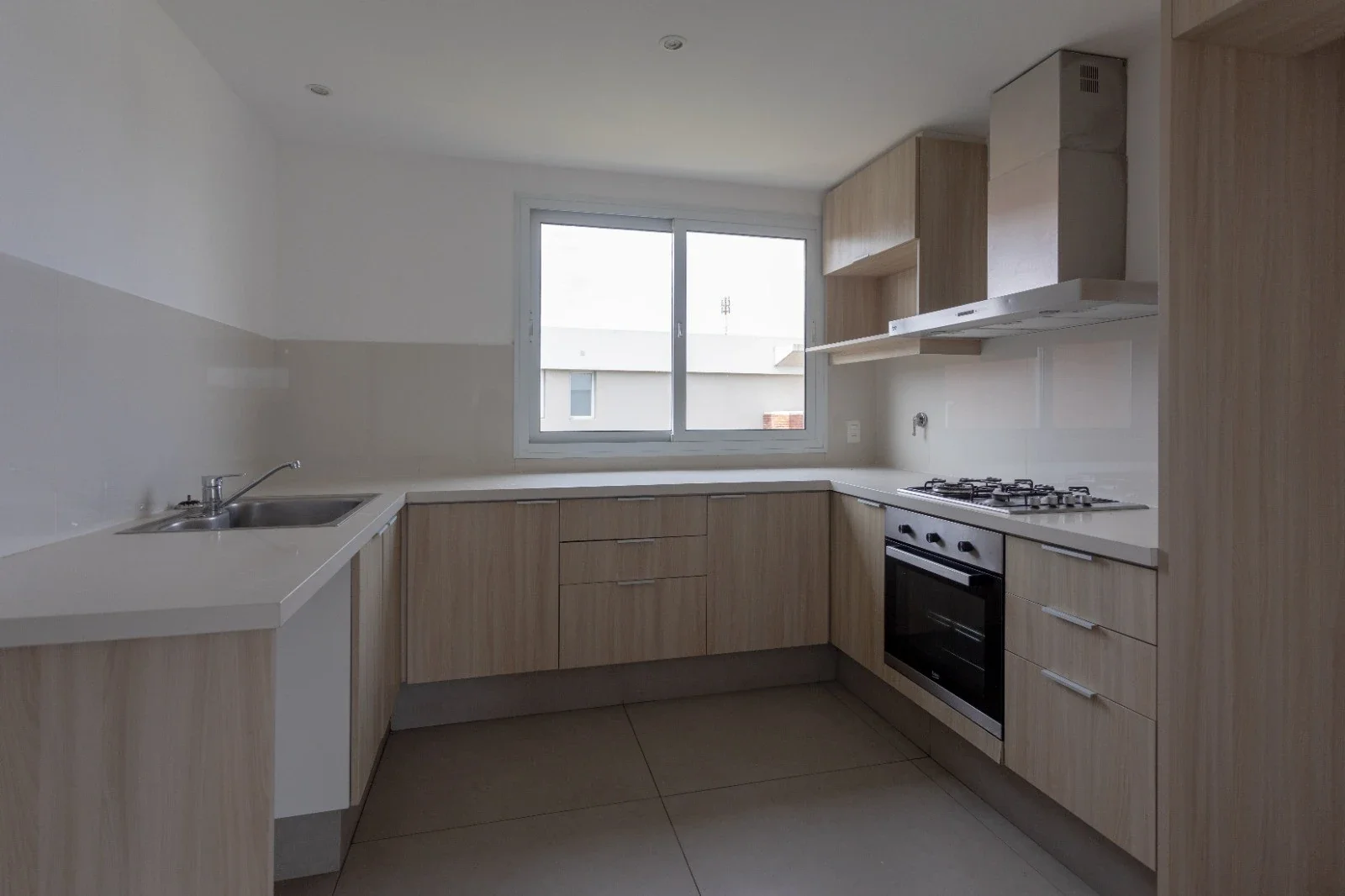 Apartamento en alquiler c/ cochera en Carrasco Norte - Imagen 2