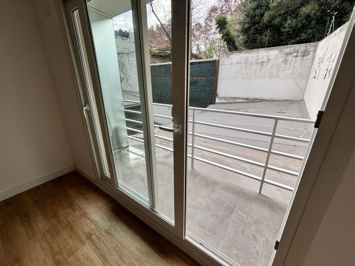 Apartamento en alquiler c/ cochera en Malvin - Imagen 2