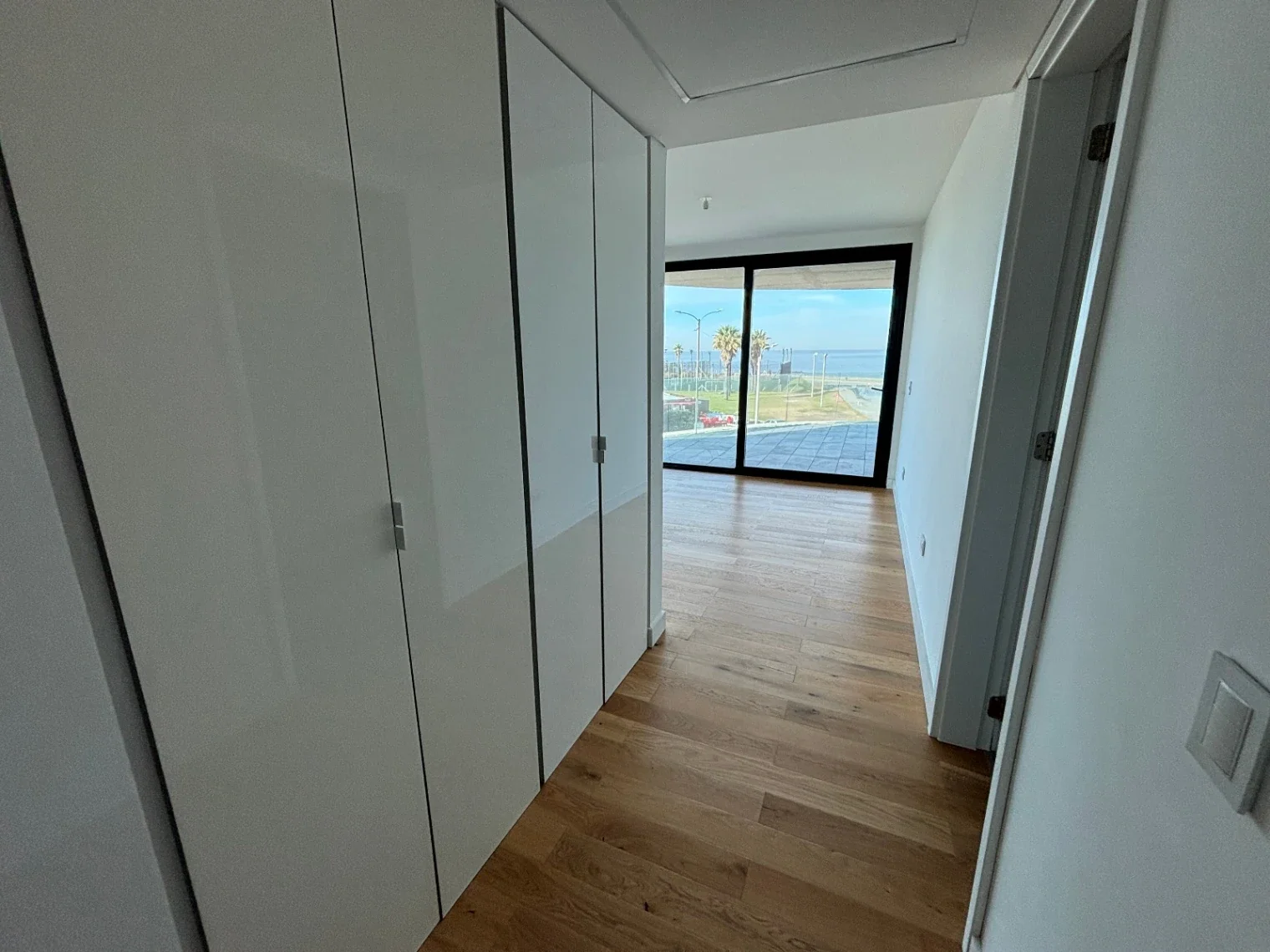 Apartamento en venta de 3 dormitorios c/ cochera en Puerto Buceo - Imagen 4