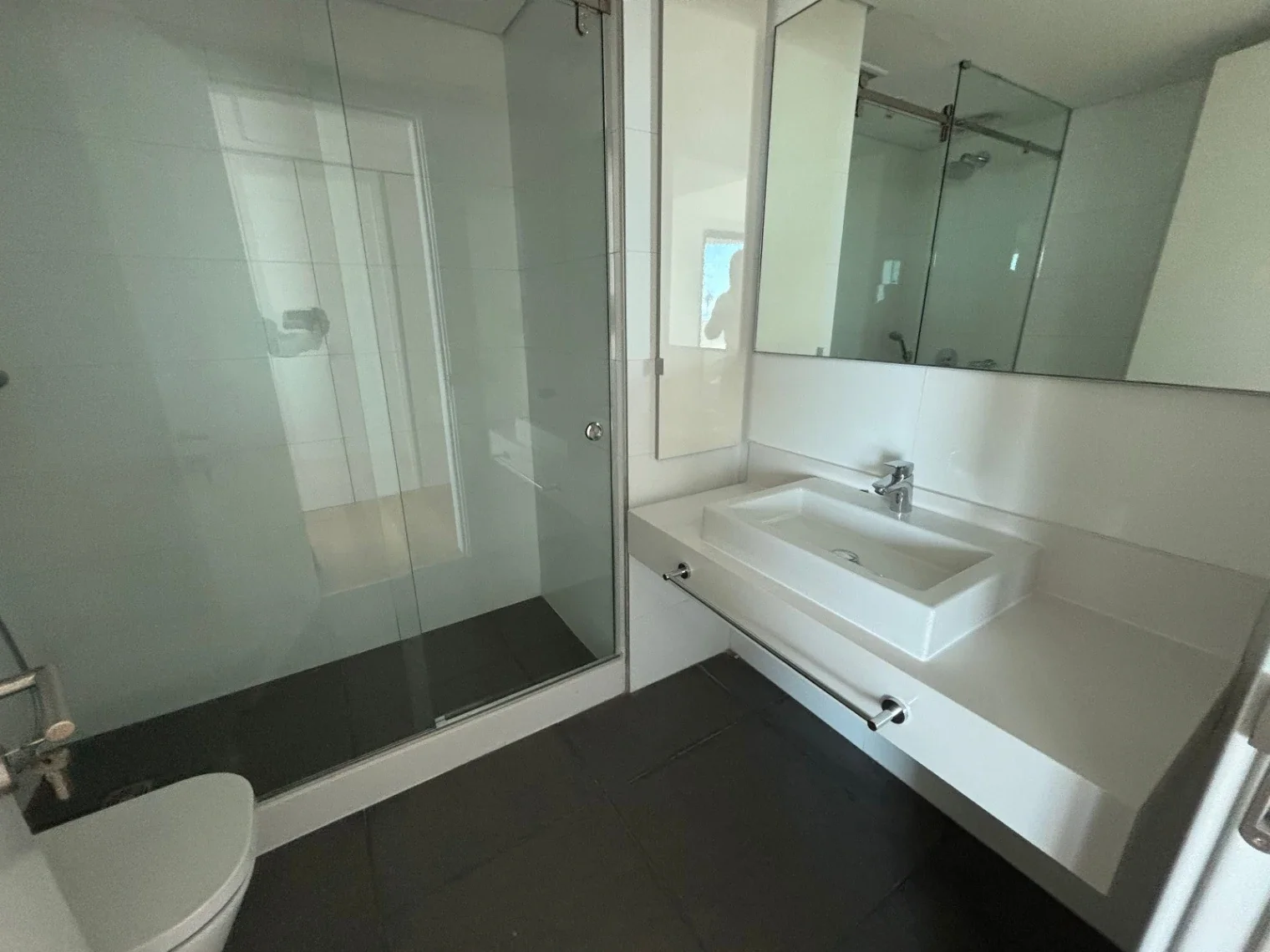 Apartamento en venta de 3 dormitorios c/ cochera en Puerto Buceo - Imagen 5