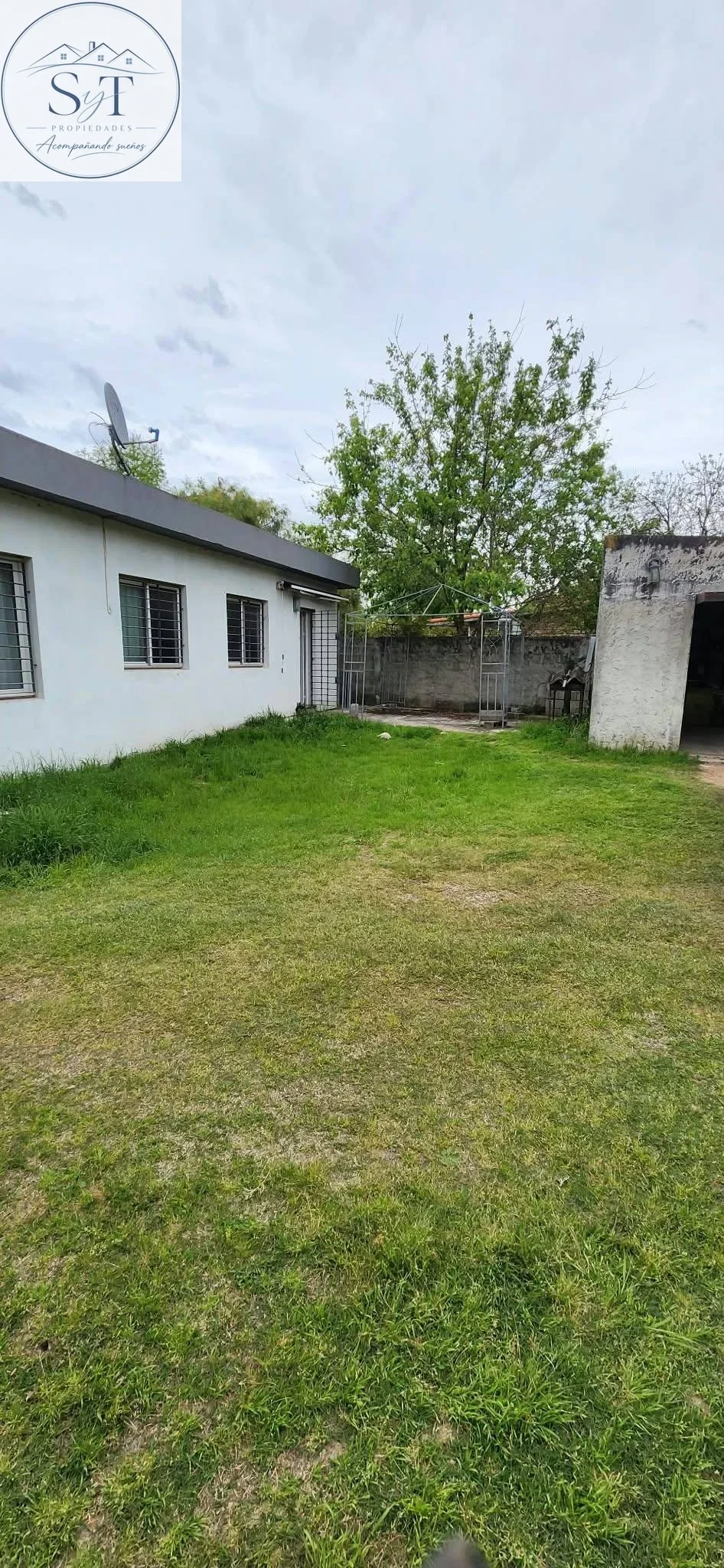 Casa en venta c/ cochera en Solymar - Imagen 2
