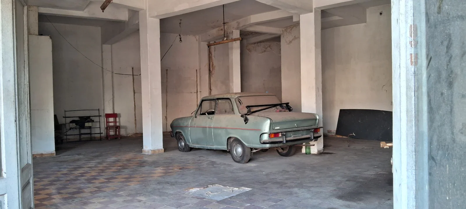 Amplio Local Comercial en venta ubicado en Propios y Burgues - Imagen 3