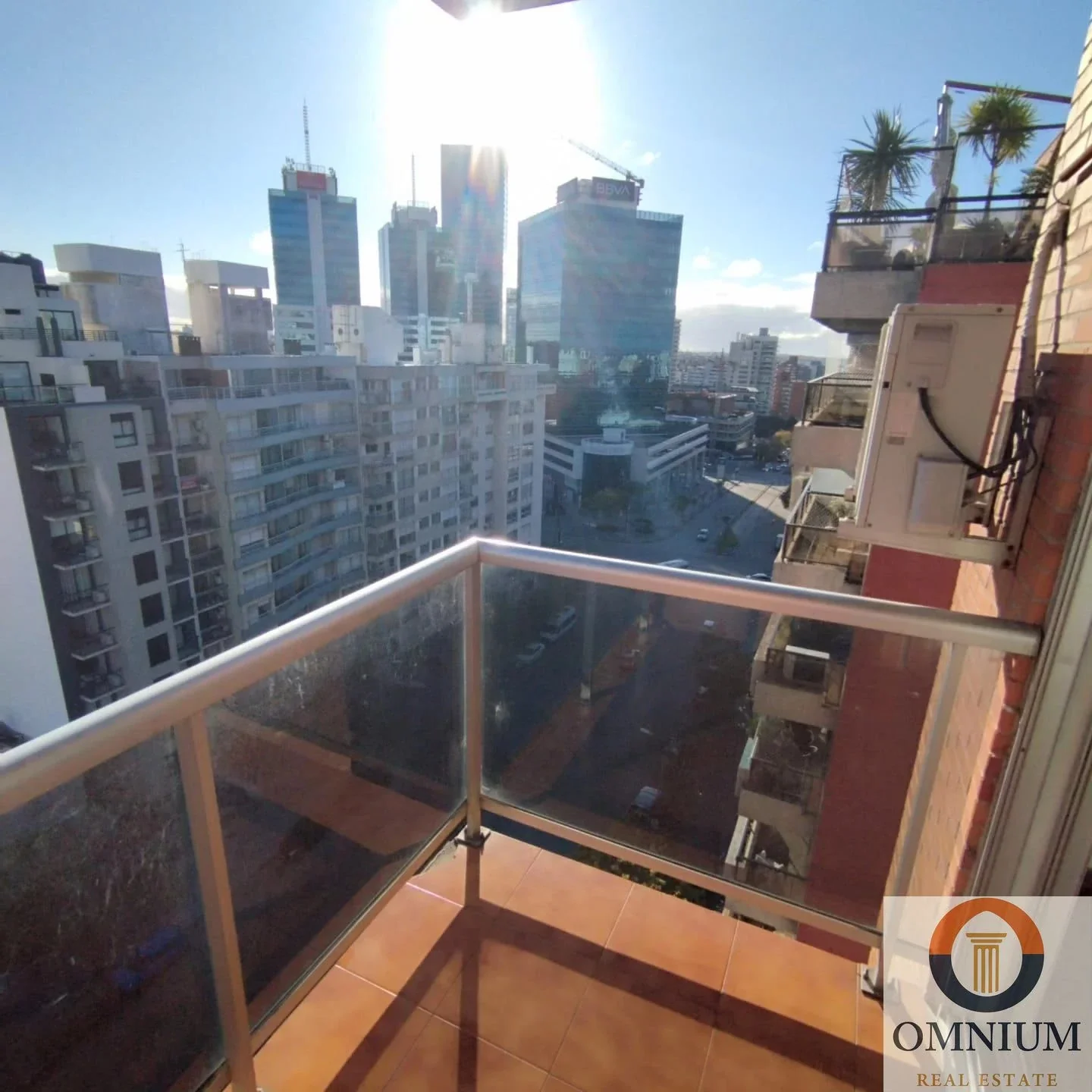Alquiler Apartamento 2 dorm / 2 baños en Pocitos  c/cochera - Imagen 2