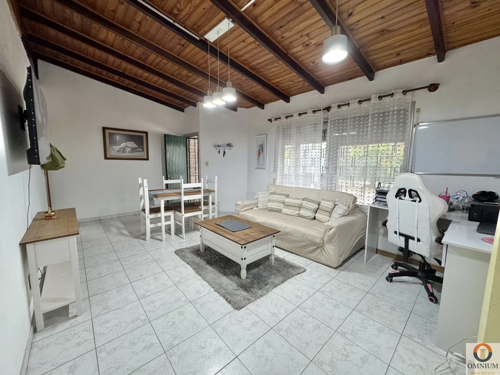 Casa amplia 3 dormitorios 2 baños con barbacoa y piscina en Salinas Costa de Oro - Imagen 3