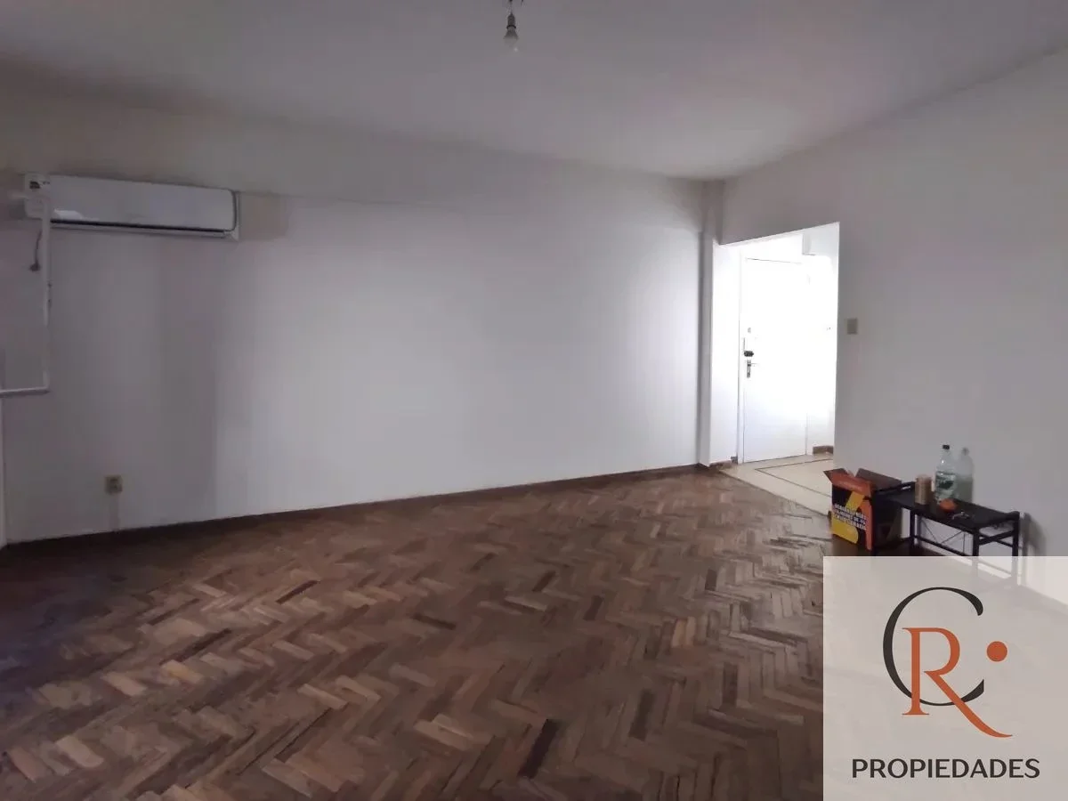 Apartamento en venta 2 dormitorios segundo piso por escalera en Cordón - Imagen 1