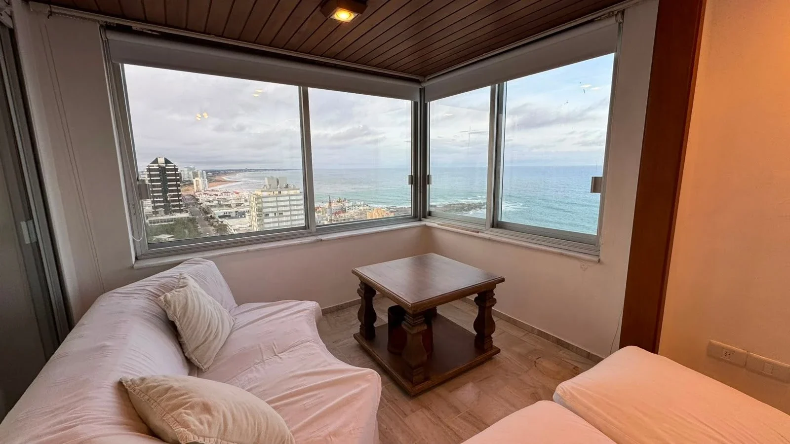Apartamento en venta c/ cochera en Península - Imagen 2