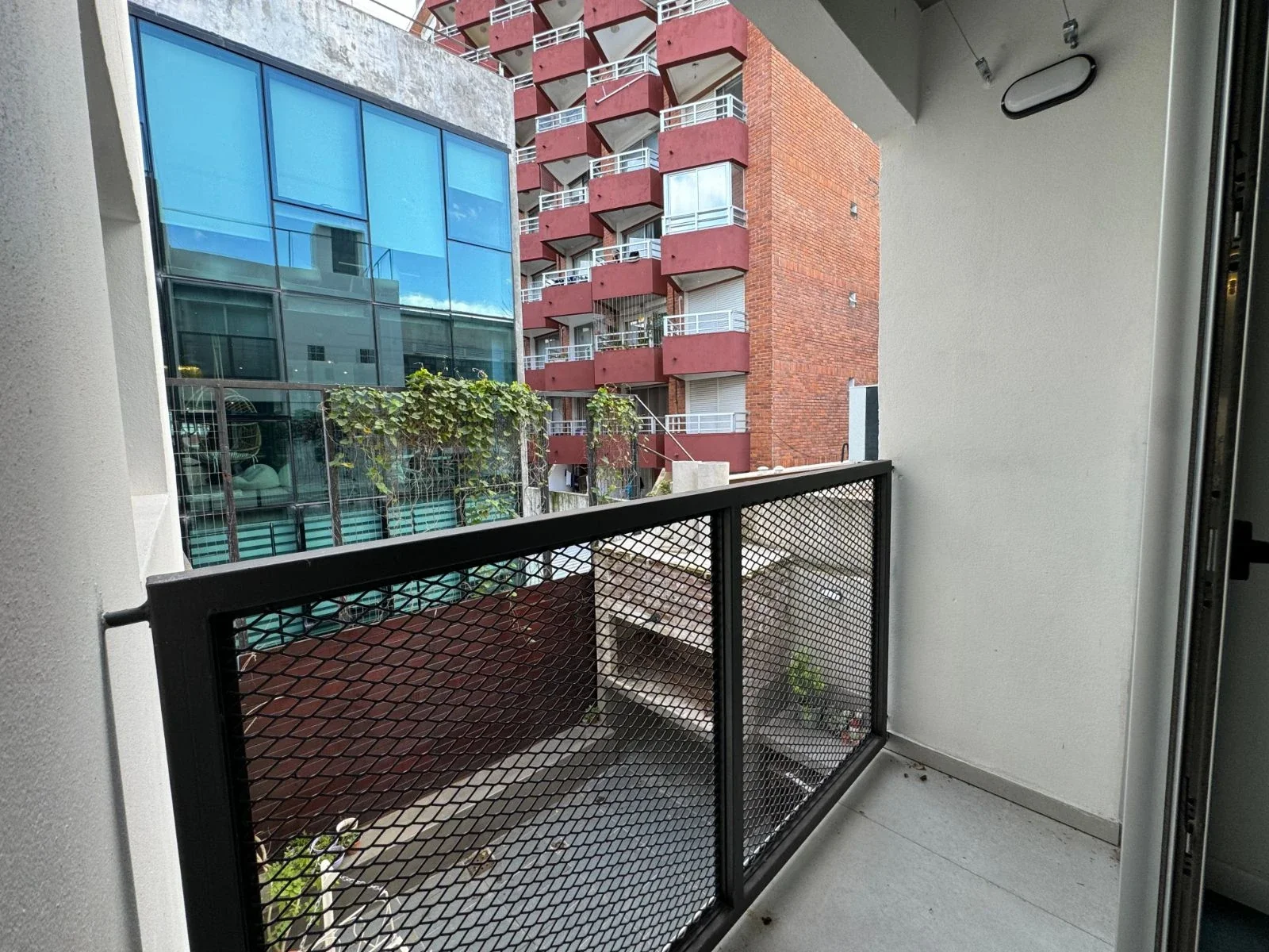 Apartamento en alquiler de 1 dormitorio c/ cochera en Punta Carretas - Imagen 3