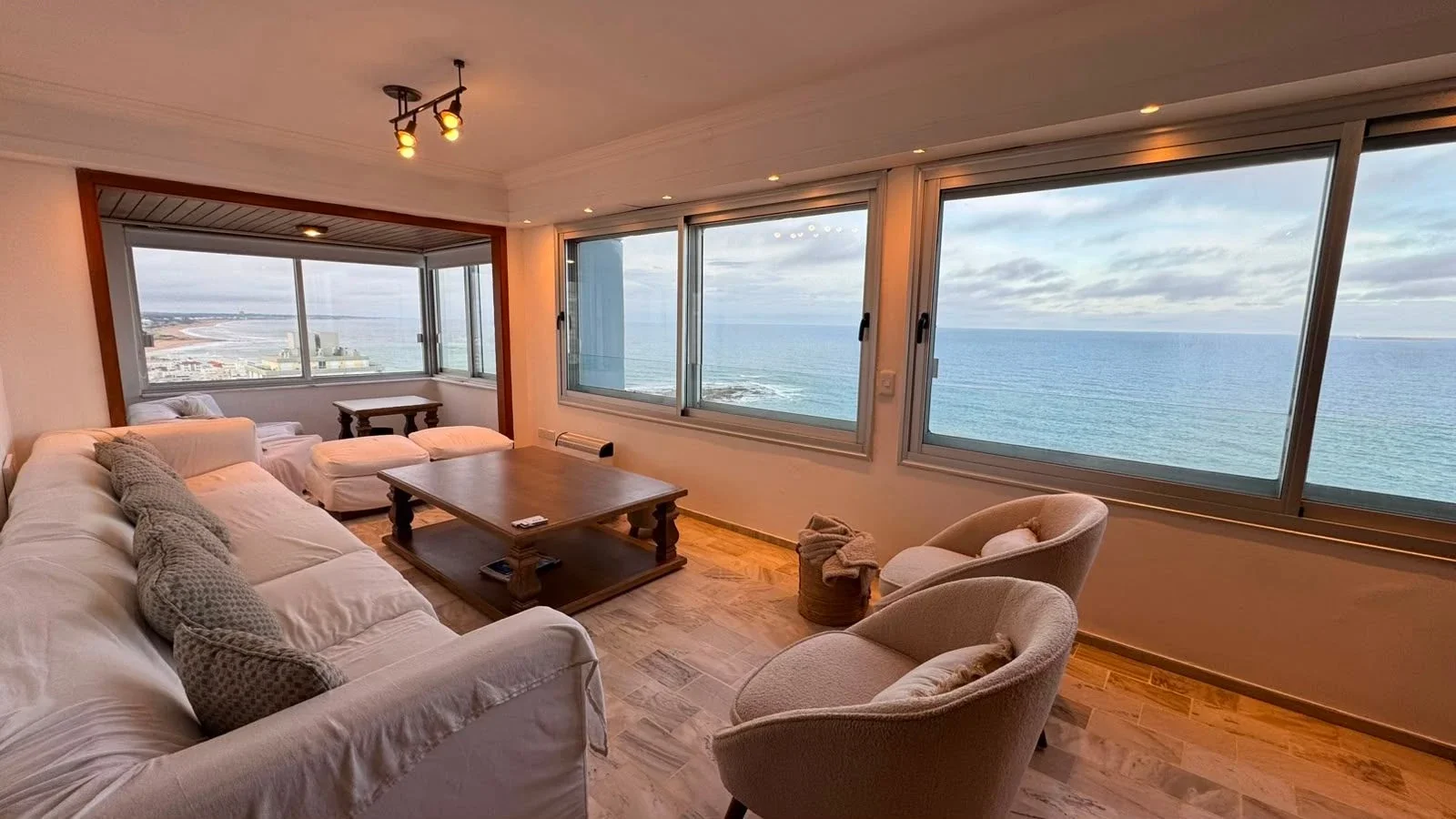 Apartamento en venta c/ cochera en Península - Imagen 1
