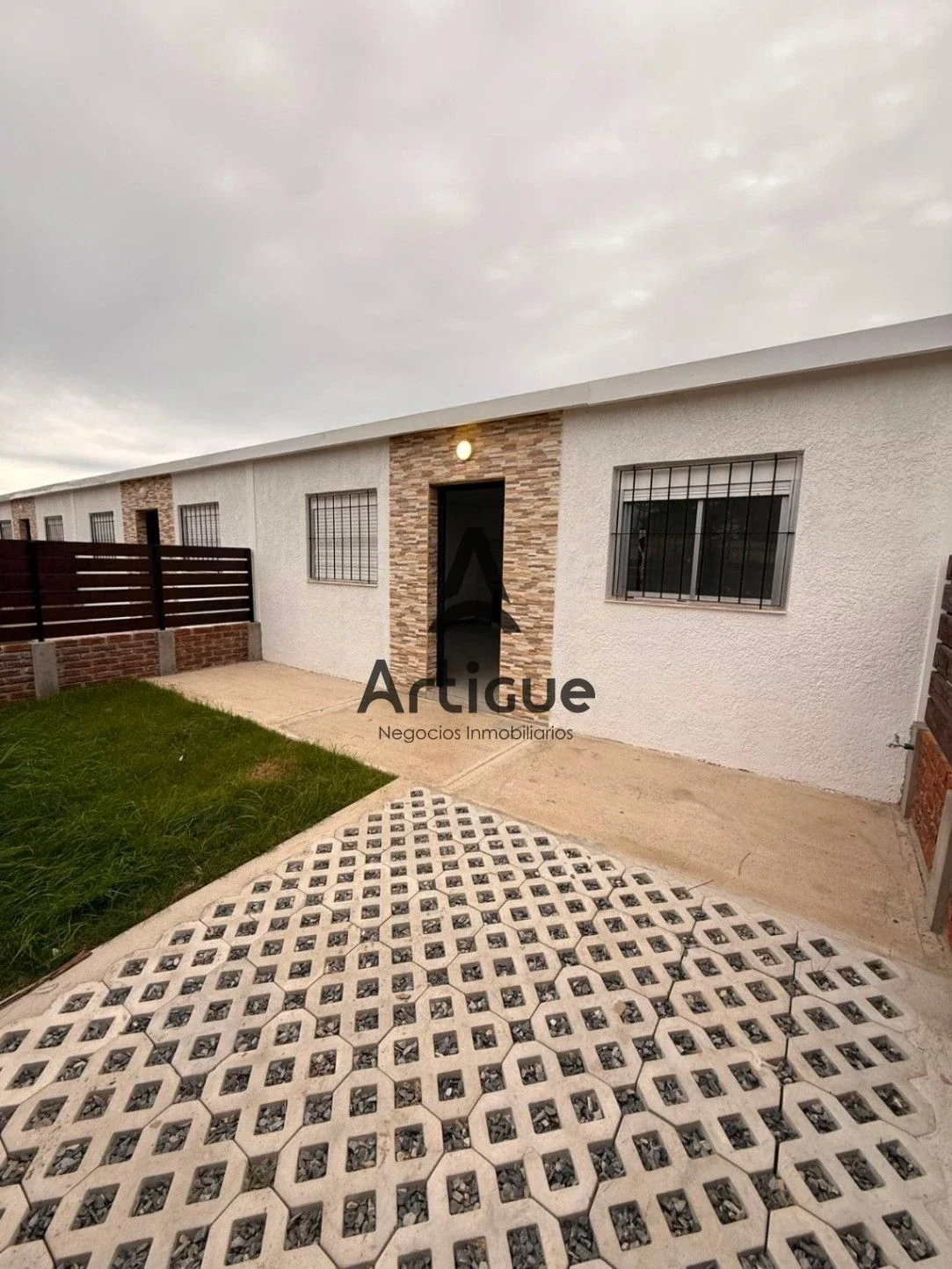 Alquiler Casa Lomas de Solymar 1 dormitorio con cochera a estrenar - Imagen 4