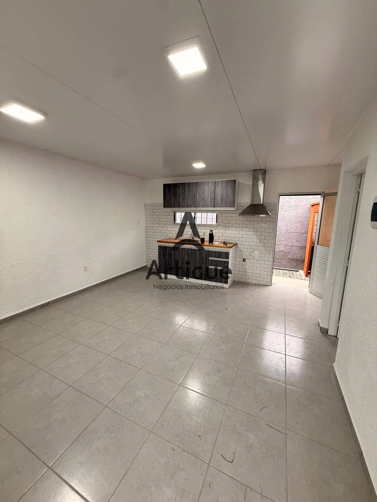 Alquiler Casa Lomas de Solymar 1 dormitorio con cochera a estrenar - Imagen 4