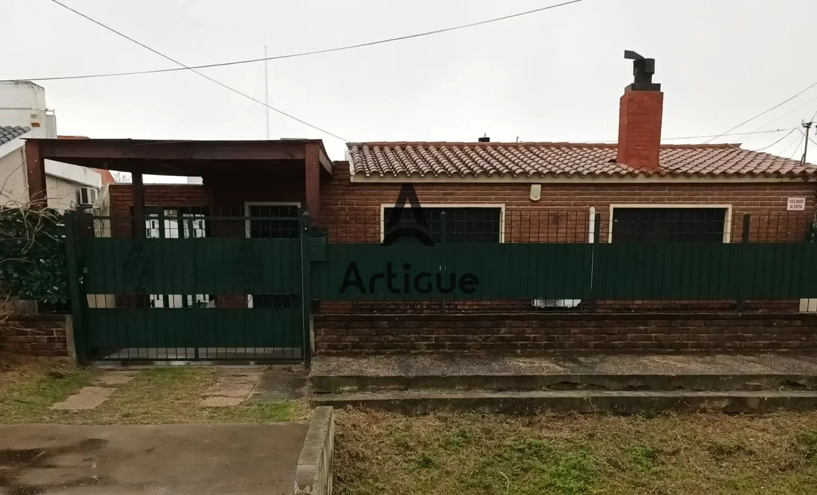 Casa en alquiler c/ cochera en Solymar - Imagen 1