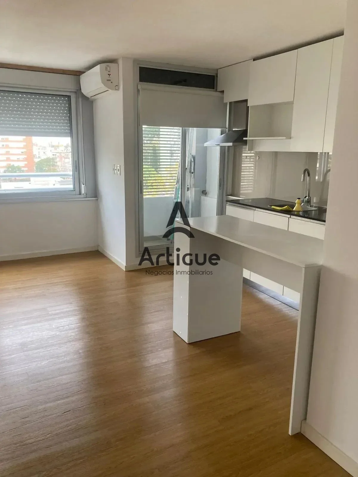 Apartamento en alquiler en Malvin - Imagen 2
