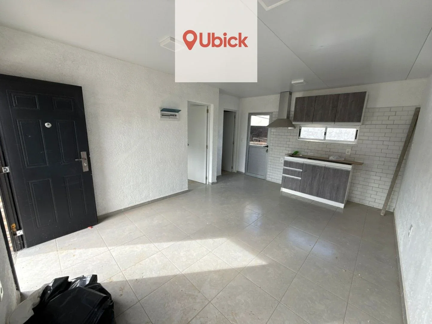 Alquiler Casa Lomas de Solymar 1 dormitorio con cochera a estrenar - Imagen 2