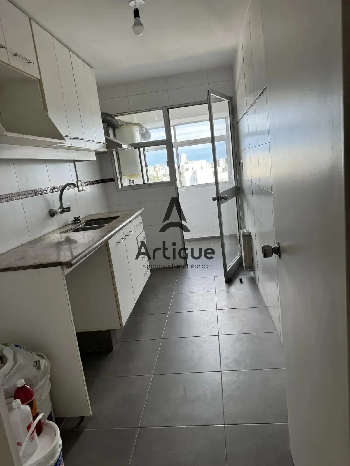 Alquiler apartamento 2 dormitorios en Pocitos con cochera - Imagen 5