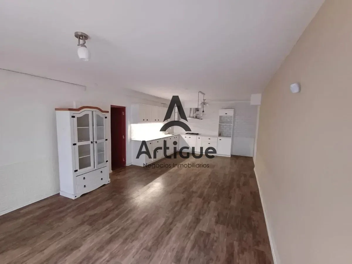Casa en alquiler c/ cochera en Solymar - Imagen 4
