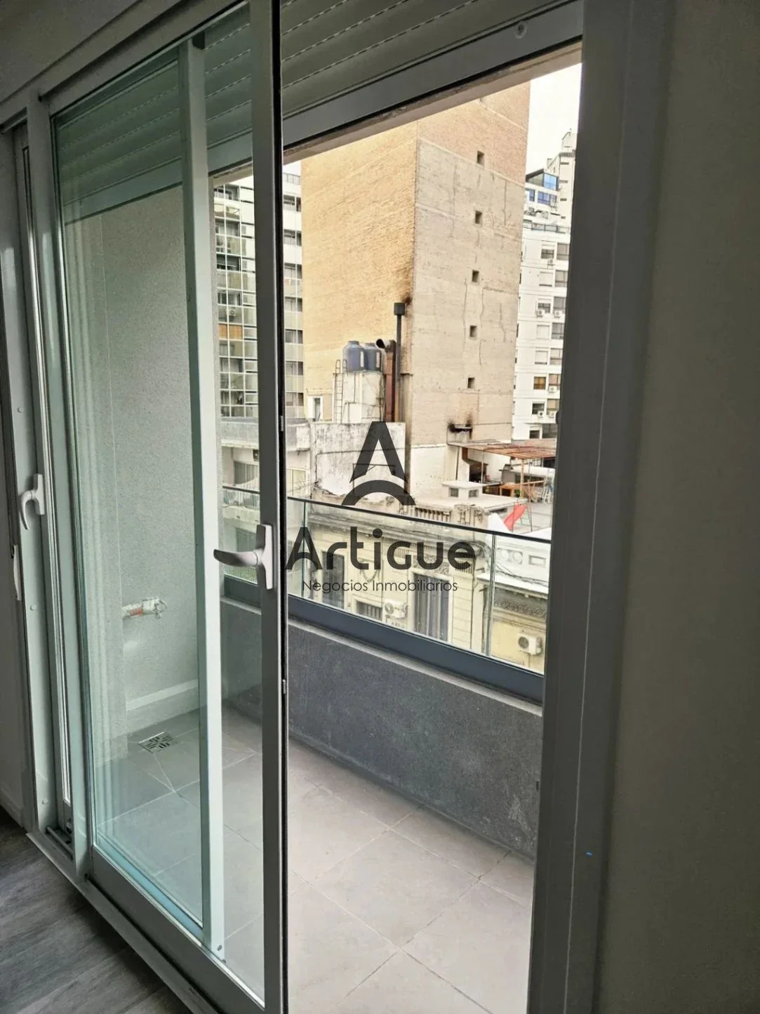 Apartamento en alquiler a estrenar de 1dormitorio en Tres Cruces. - Imagen 2
