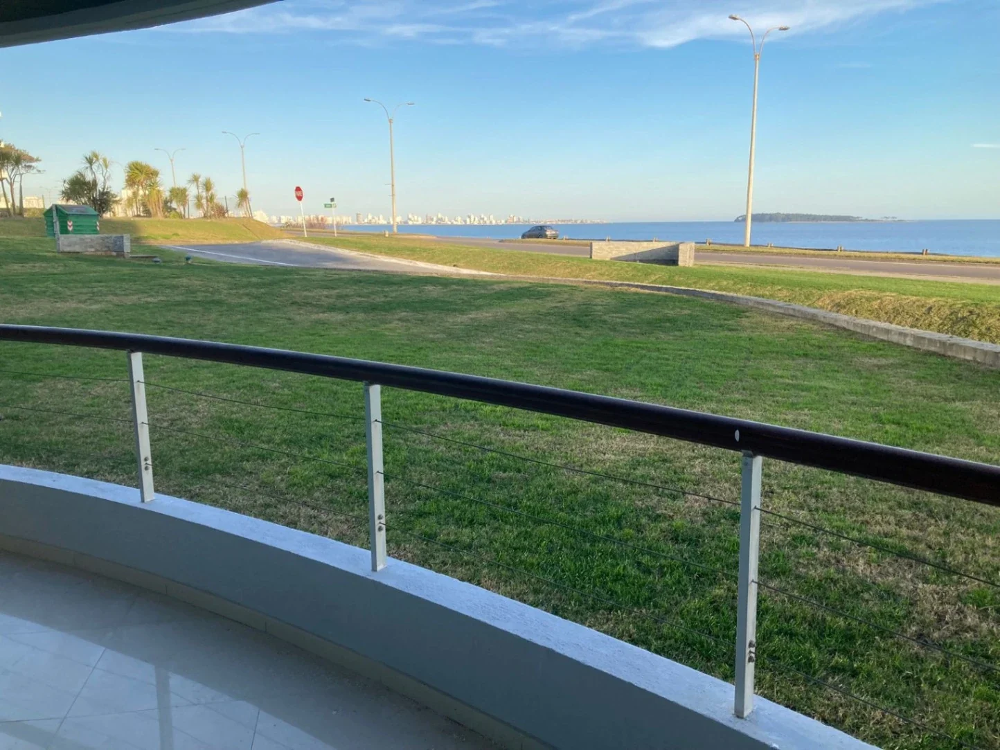 Apartamento en alquiler anual primera linea mansa - Imagen 4