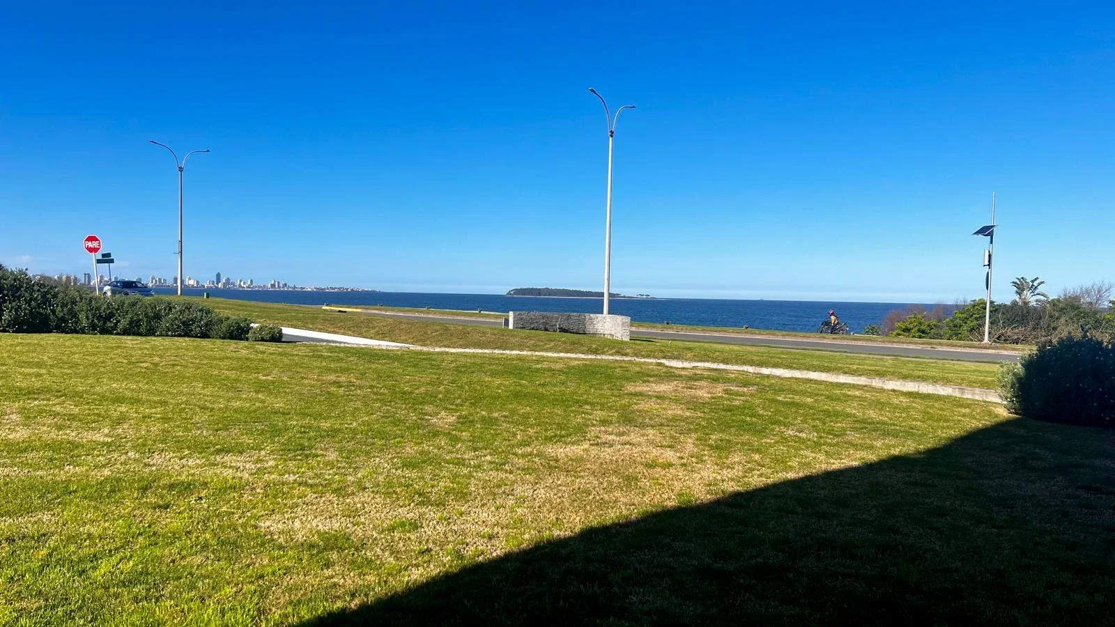 Apartamento en alquiler anual primera linea mansa - Imagen 5