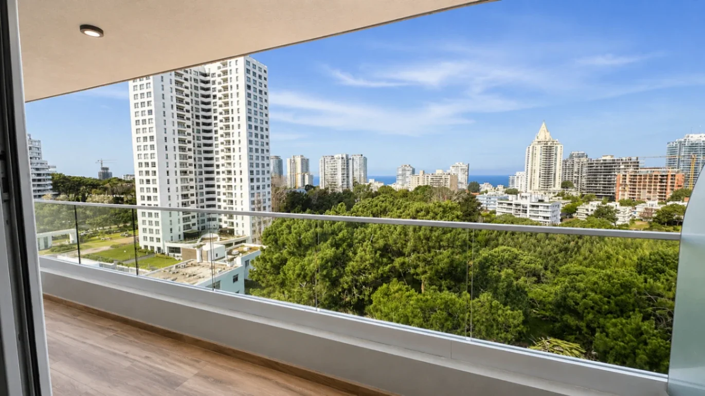 Apartamento en venta con vista al mar de 2 dormitorios con cochera en Aidy Grill - Imagen 2