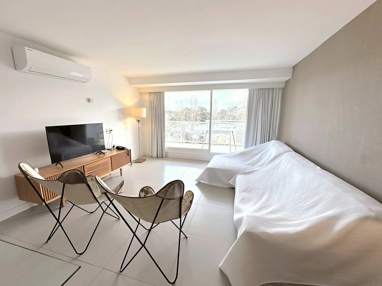 Venta apartamento 3 dormitorios y dependencia Punta del Este, Av. Roosevelt Yoo - Imagen 4