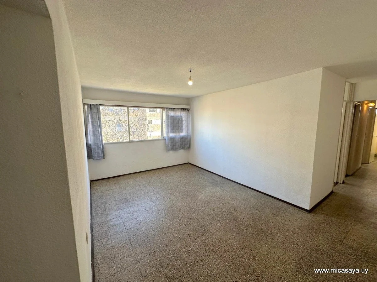 Apartamento en alquiler c/ cochera en Malvin Norte - Imagen 2
