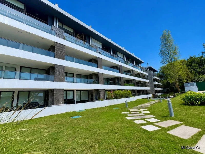 Venta apartamento Punta del Este 2 dormitorios al frente garage amenities - Imagen 3
