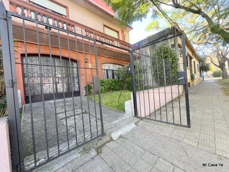 Venta Casa La Blanqueada 4 dormitorios 2 baños 2 garage jardin parrillero terraz - Imagen 3