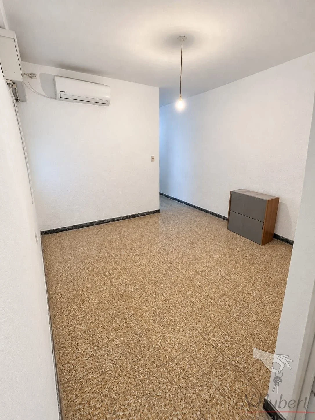 Apartamento en alquiler en Tres Cruces - Imagen 1