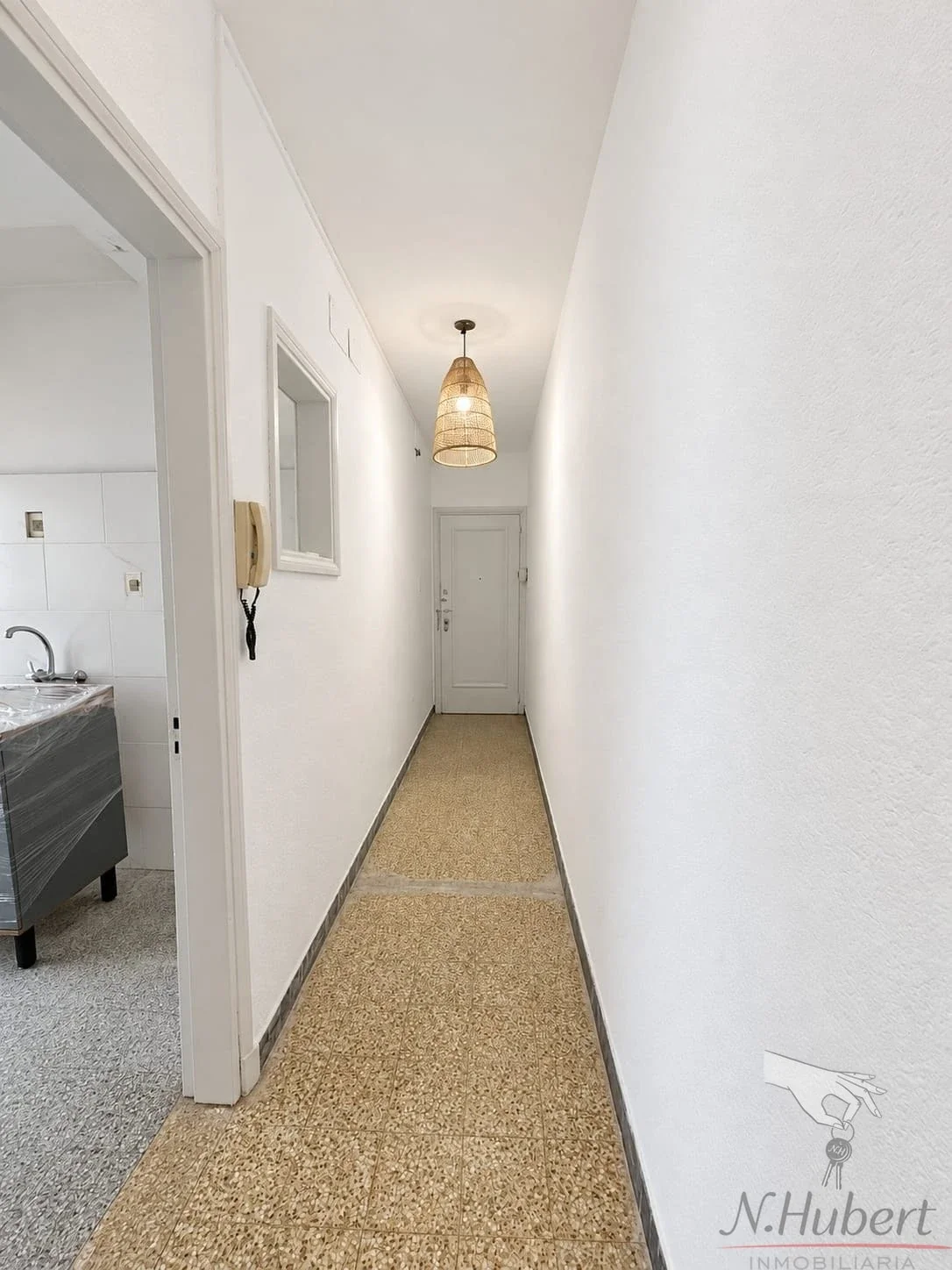 Apartamento en alquiler en Tres Cruces - Imagen 2