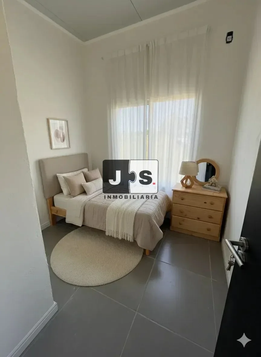 Alquilo Casa 3 dormitorios 3 baños a estrenar con cochera Neptunia - Imagen 5