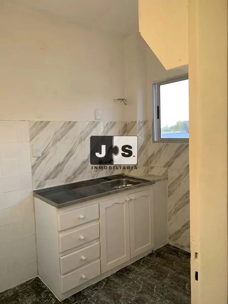 Alquilo Apartamento 1 dormitorio La Comercial - Imagen 3