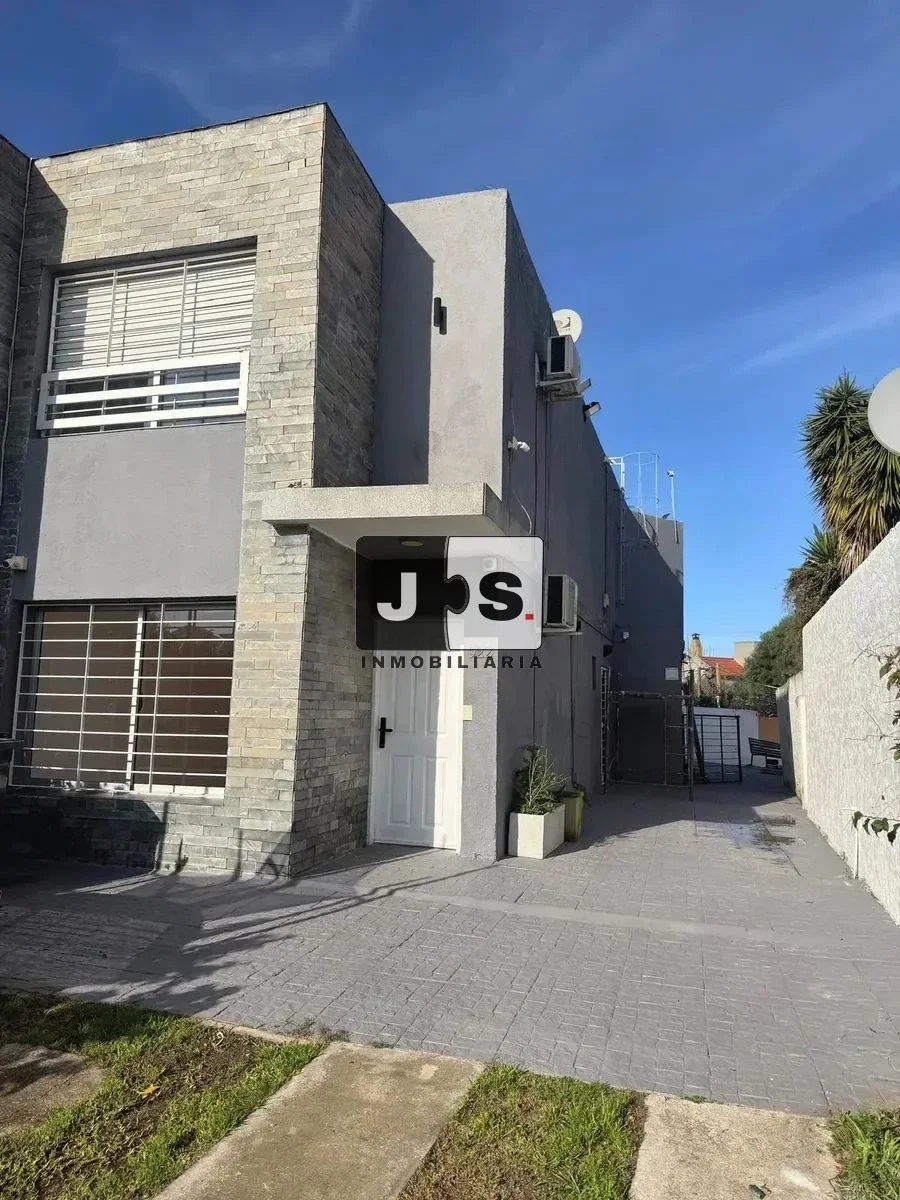 Alquiler de casa de 3 dormitorios en Barra de Carrasco con cochera - Imagen 2