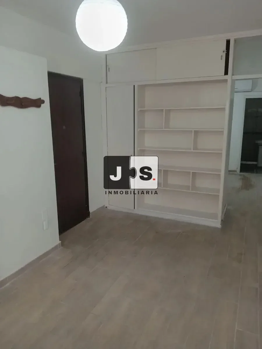 Alquilo Apartamento 1 dormitorio 2 baños Centro - Imagen 3