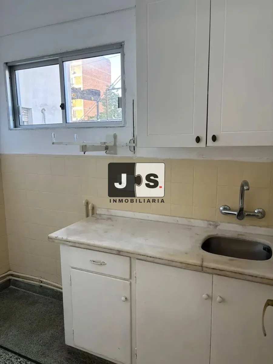 Alquilo Apartamento 2 dormitorios Cordón - Imagen 3