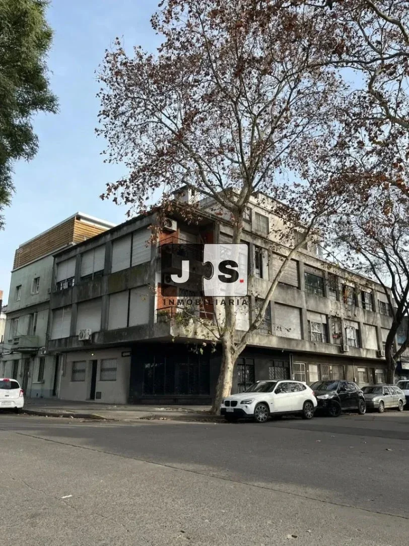 Apartamento en alquiler en La Comercial - Imagen 1