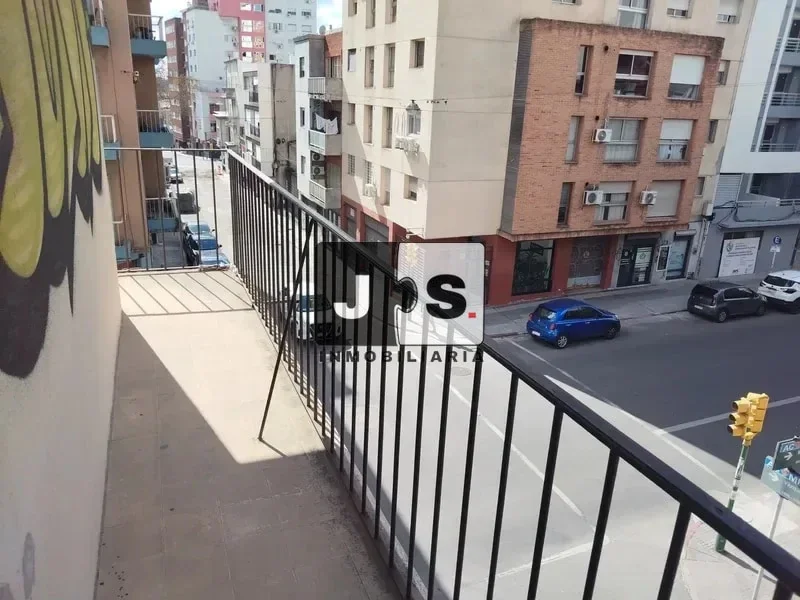Alquiler apartamento dos dormitorios en centro - Imagen 3