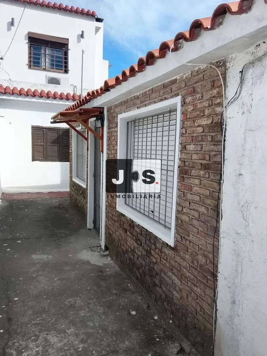 Alquilo casa 2 dormitorios Barrio Union - Imagen 1