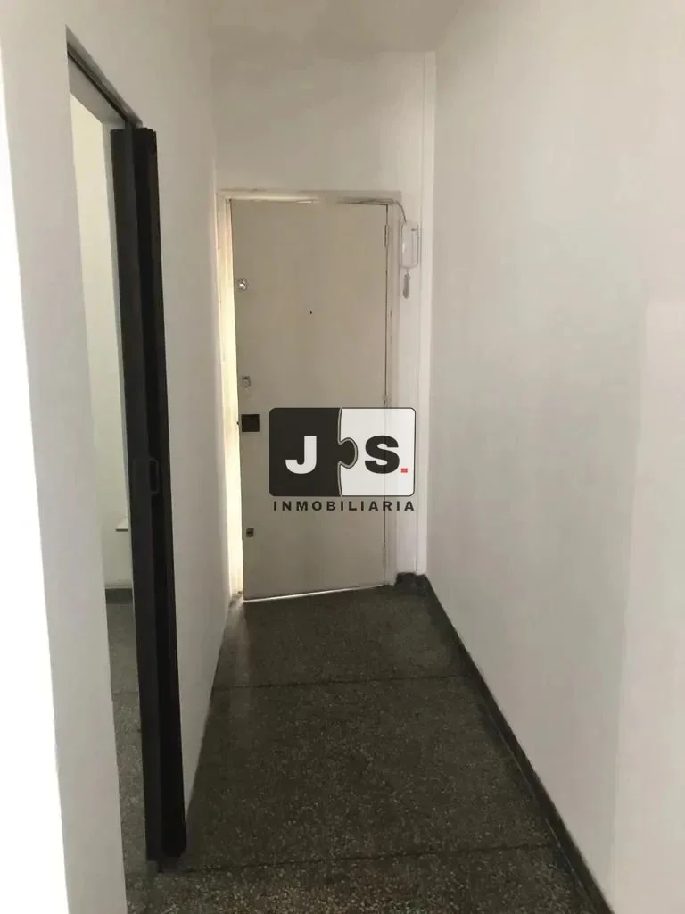Alquilo apartamento 1 dormitorio c/ balcon Barrio Cordon - Imagen 4